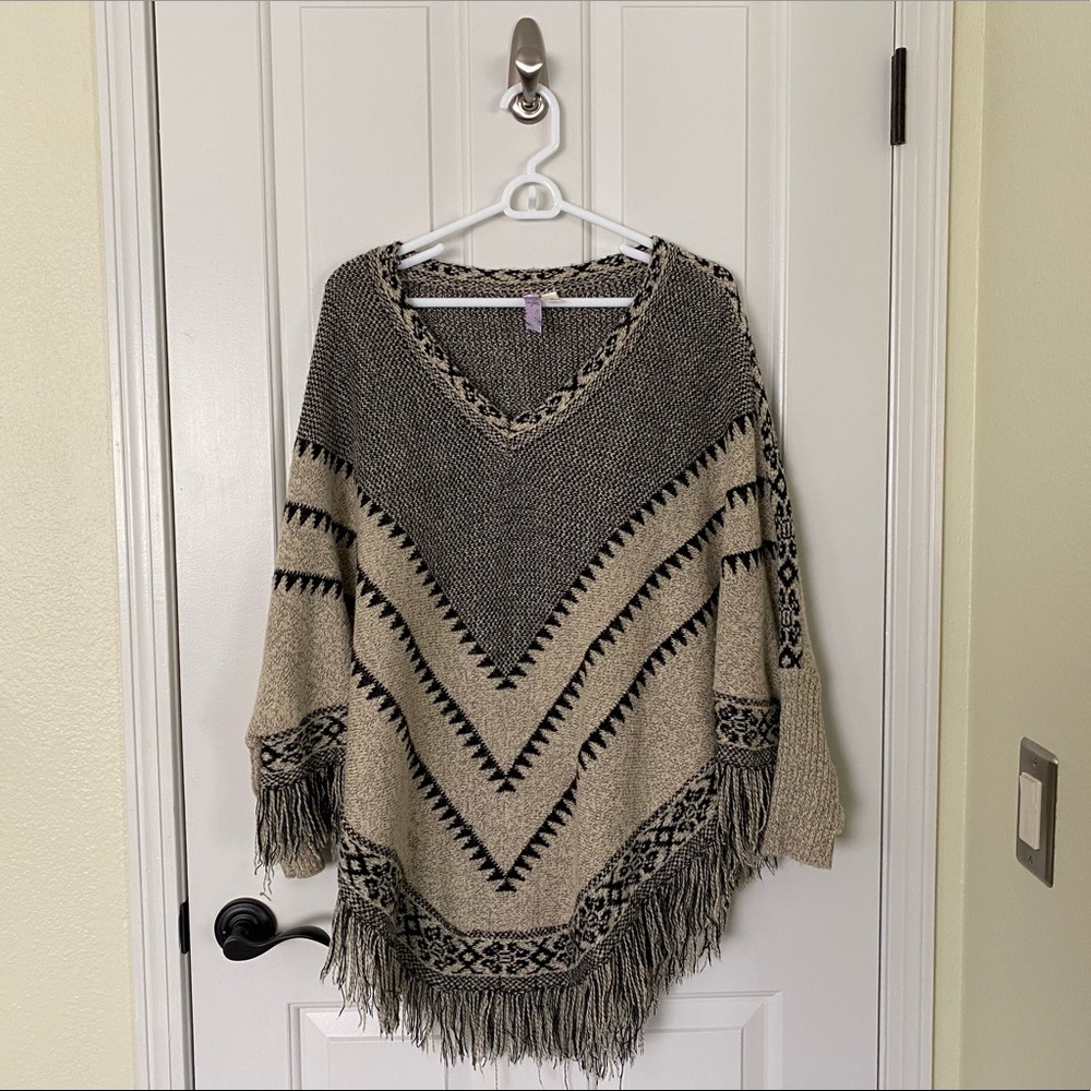 Beautiful boho poncho from Francesca’s